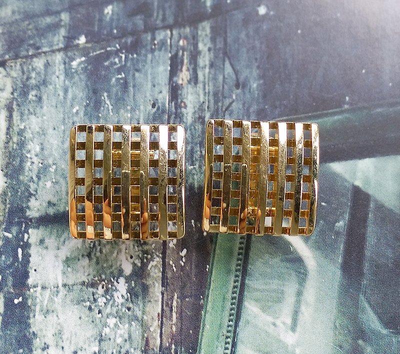 Other Metals Earrings & Clip-ons Gold - 【Western Antique Jewelry】AVON Metal Gold Plated Characteristic Geometric Clip Earrings