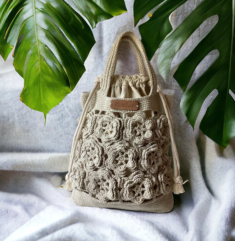 Three-dimensional flower bag - กระเป๋าถือ - ผ้าฝ้าย/ผ้าลินิน 
