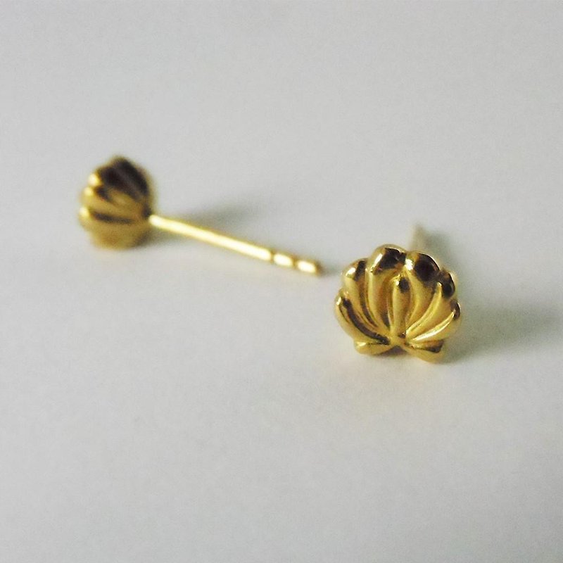 Hungarian embroidered flower earrings yellow gold version
