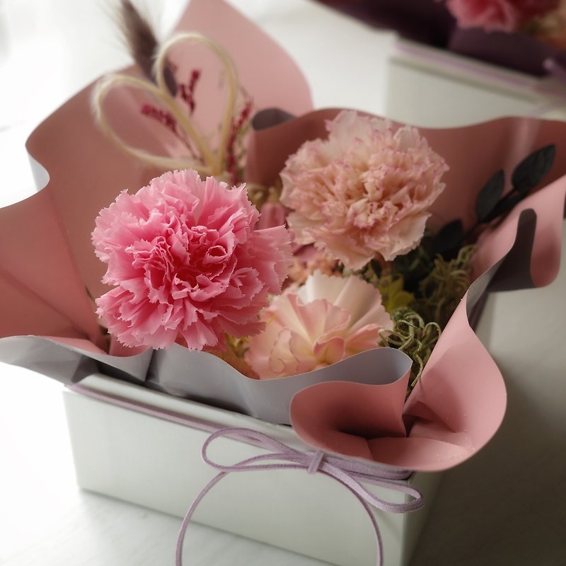 l Carnation eternal flower diffuser flower box ll - ช่อดอกไม้แห้ง - วัสดุอื่นๆ 