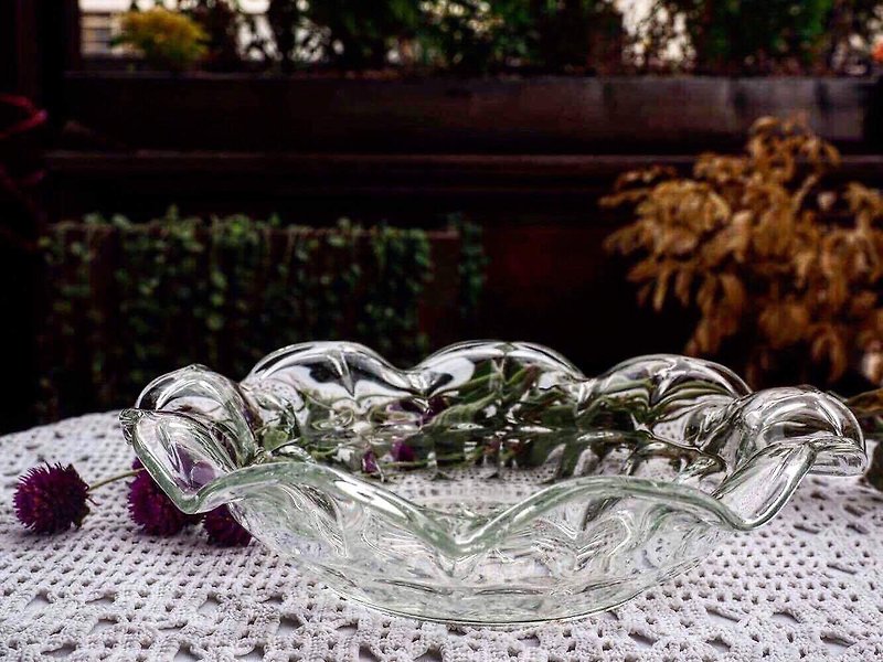 Antique wave arc glass bowl / fruit salad plate (JS)