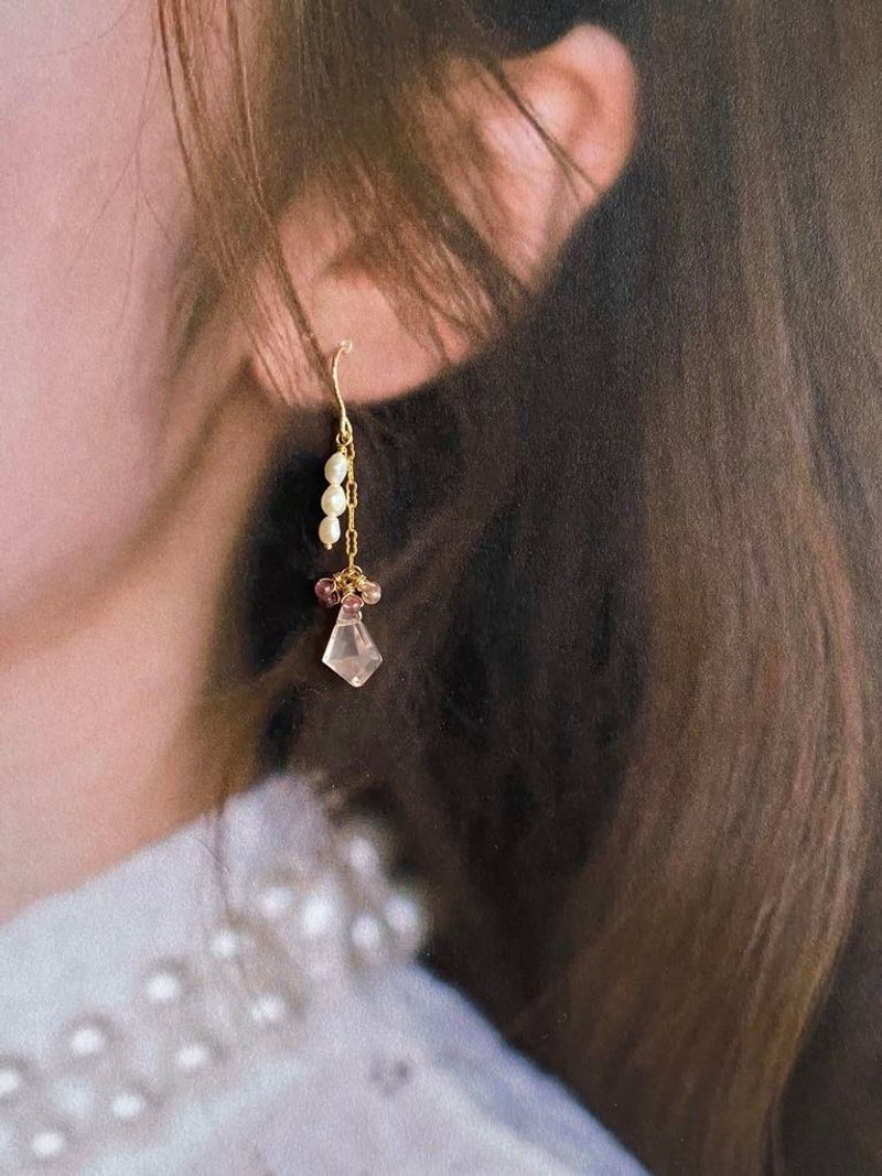 Rose quartz pink tourmaline baroque freshwater pearl 14K gold-filled cloud handmade earrings - ต่างหู - คริสตัล สึชมพู