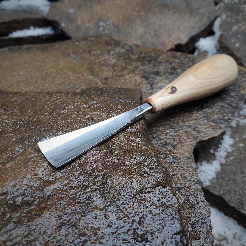 Forged Gouge fishtail. Compact chisel. Wood carving tools - ชิ้นส่วน/วัสดุอุปกรณ์ - โลหะ 