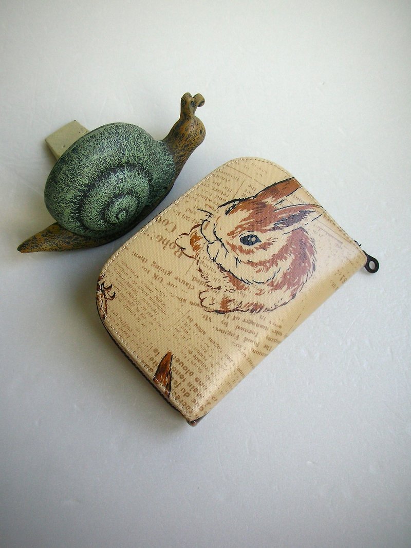 Hand-painted cute rabbit tarp-short clip/wallet/coin purse/gift-*splicing version* - กระเป๋าสตางค์ - วัสดุกันนำ้ สีกากี