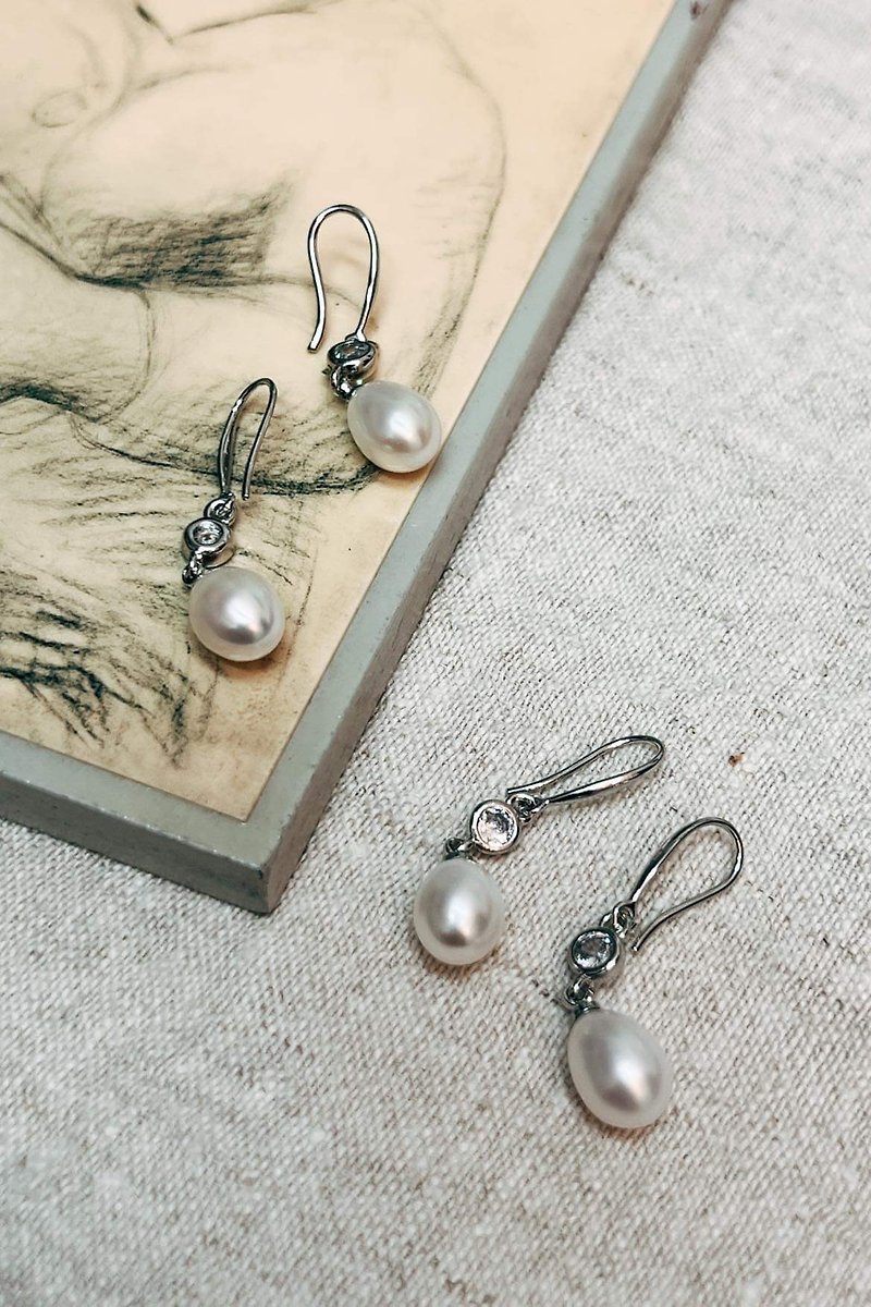 Moon drop - Earrings & Clip-ons - Pearl 