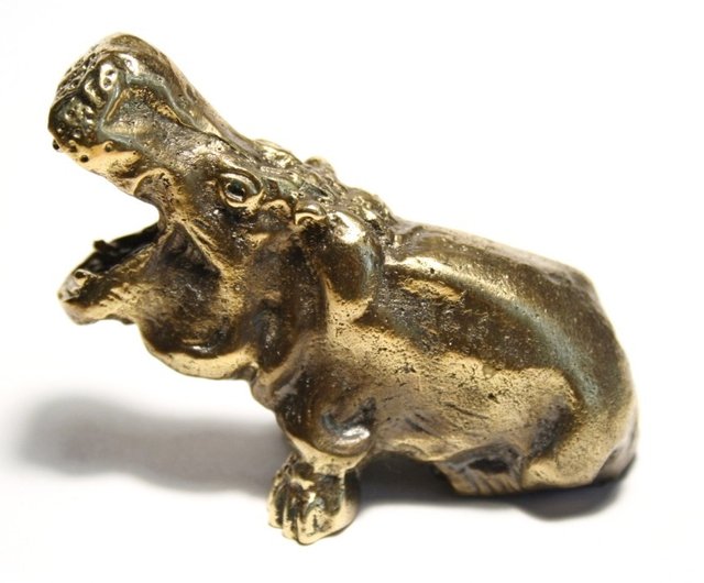 カバの石彫刻 3体セット カバの石彫刻 3体セット V118600825 オンライン