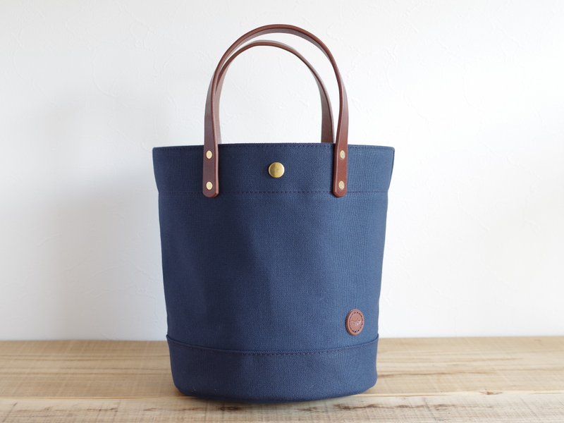レザーハンドル帆布 丸底トートバッグ ネイビー - 手提包/手提袋 - 棉．麻 藍色
