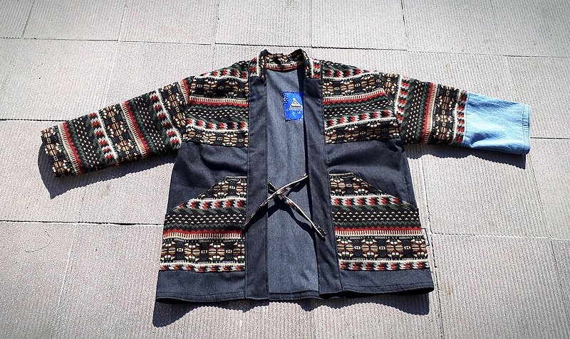AMIN'S SHINY WORLD手工訂製民族拼布罩衫大衣外套(可客制花色) - 外套/大衣 - 棉．麻 多色