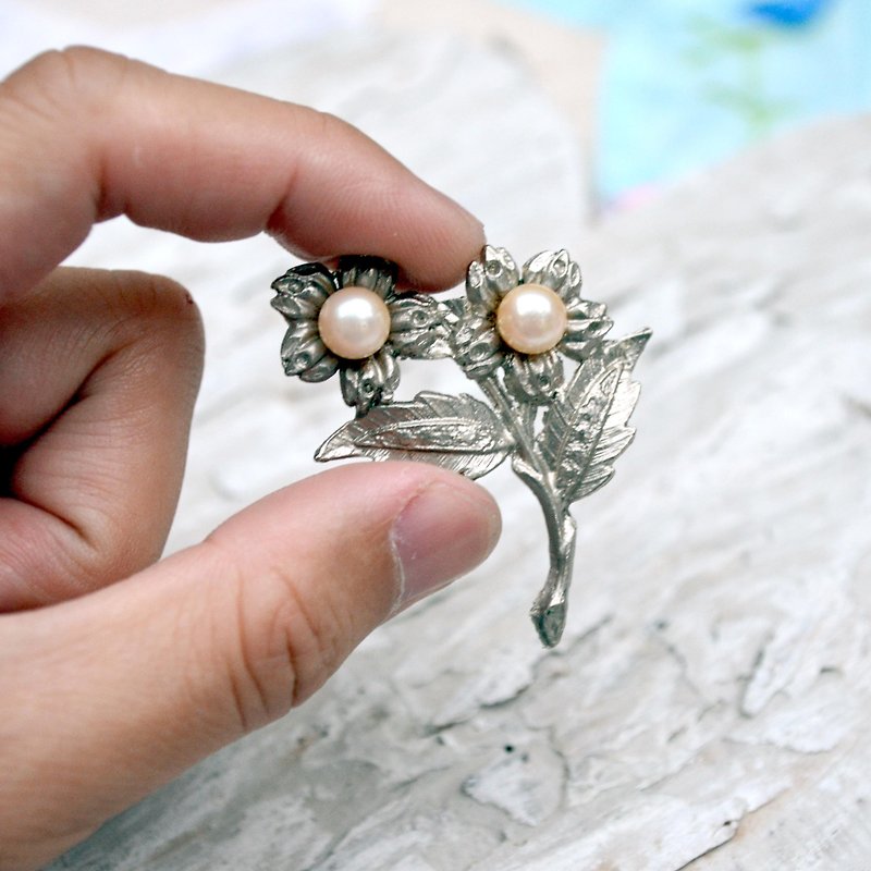 銀色花卉花束珍珠胸針 貴婦風格 日本高級二手中古珠寶首飾古著