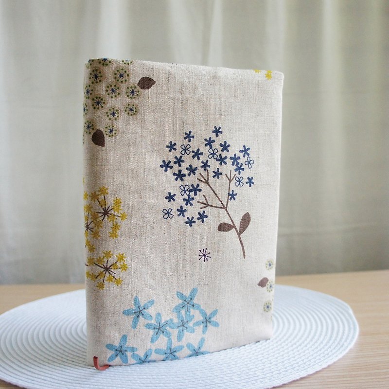 Lovely Japanese cloth [double-sided freehand flower cloth book] 25K log, A5 hand account available E - Book Covers - Cotton & Hemp Khaki