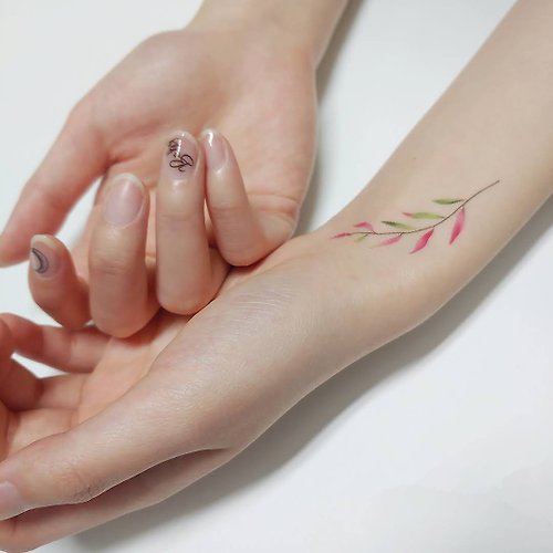 the NAMIE 【 DIY 紋身/刺青】Color Tattoo 彩色紋身貼紙 薰衣草