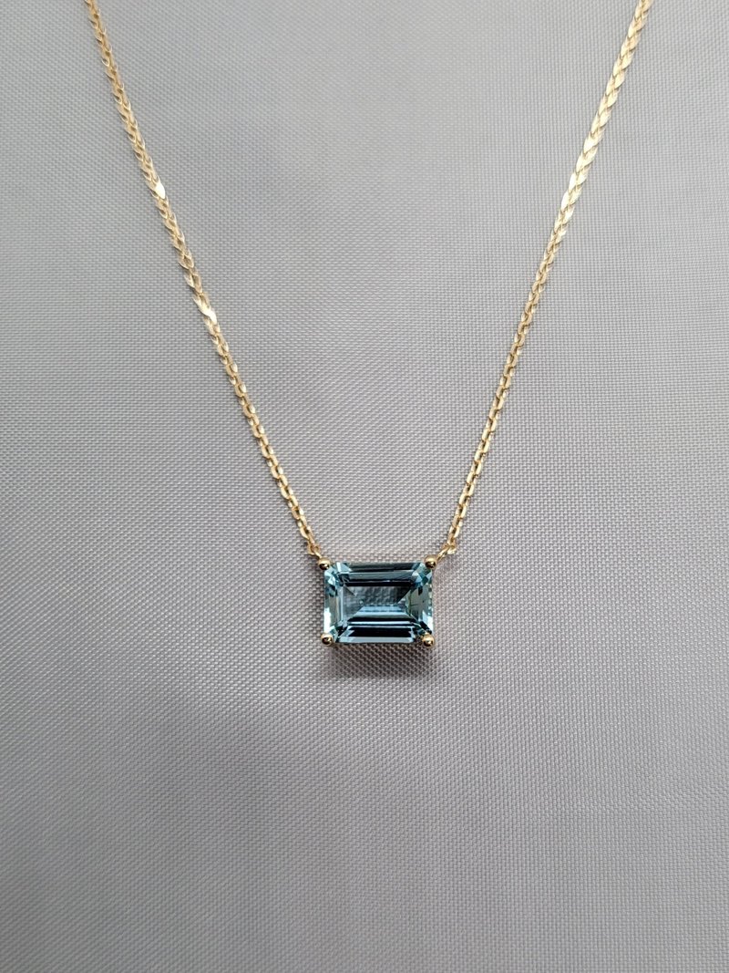 Ethical Aquamarine Emerald Cut Necklace - K18 - สร้อยคอ - เครื่องเพชรพลอย สีน้ำเงิน