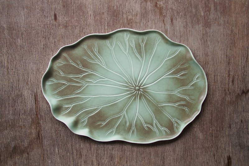 Lotus leaf tea tray/ceramic ware - Plates & Trays - Pottery Green