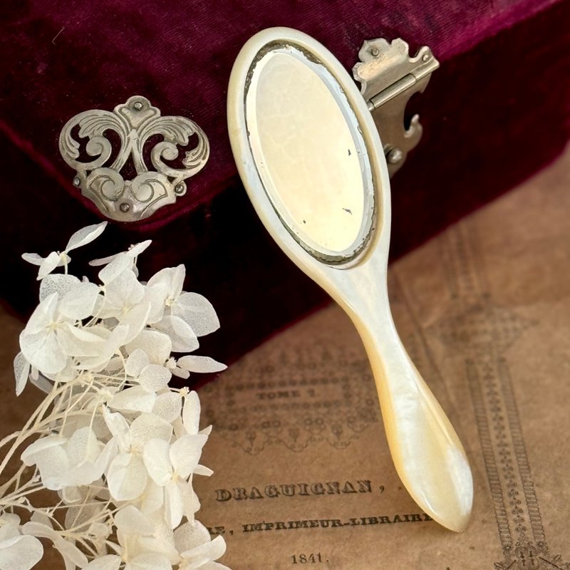 40722-Stunning hundred-year-old mother-of-pearl hand mirror - Makeup Brushes - Other Materials 