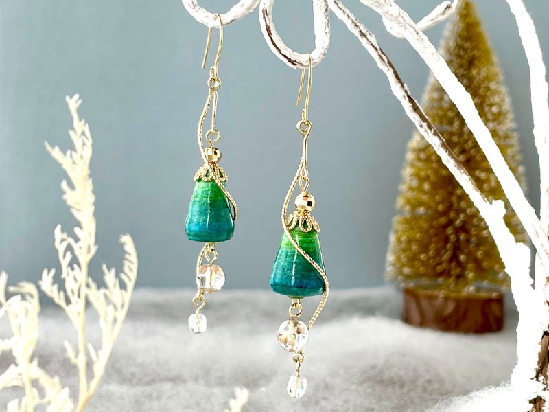 Snowy Coniferous Forest Earrings/ Clip-On Christmas Christmas wrapping Washi paper Lightweight Paper beads Paper beads Surgical stainless Stainless Steel - ต่างหู - กระดาษ สีเขียว