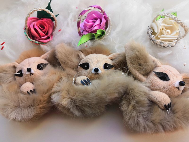 Textile brooch Fox Fennec,kawaii  mini fox,large  brooch, fox plush - 胸針/心口針 - 環保材質 卡其色