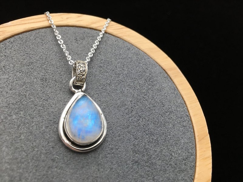 Moonstone necklace Moonstone zircon inlaid silver pendant - Necklaces - Silver 