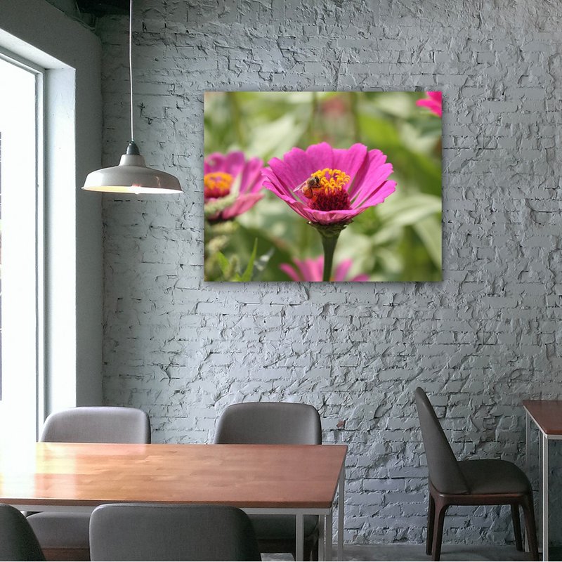 無框複製畫 | 百日草與蜜蜂A0003 | K藝術家 - 海報/掛畫/掛布 - 其他材質 多色