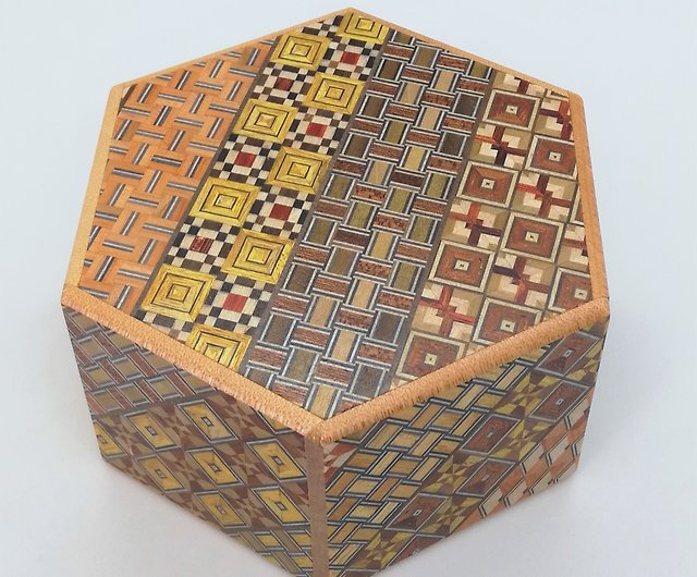 ６回仕掛け六角形秘密箱 伝統寄木 パズル箱 箱根寄木細工 - ショップ