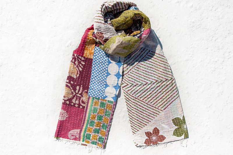 手縫いのビロードのステッチのスカーフ/刺繍のスカーフ/刺繍のスカーフ/手のステッチのサリーのシルクのスカーフ - 英国の花 - マフラー・ストール - コットン・麻 多色