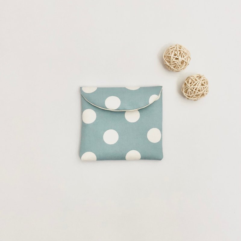 Customized fabric selection-sky blue and white jade sanitary napkin bag birthday gift - Toiletry Bags & Pouches - Cotton & Hemp Blue