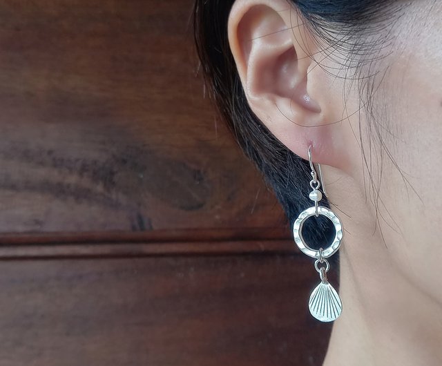2 kinds of Karen Silver earrings with ring motif