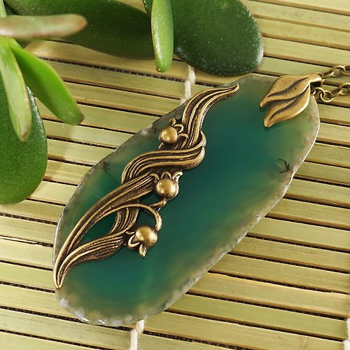 AGATIX Green Agate Slice Slab Brass Lily of the Valley Flower Pendant Necklace Jewelry
