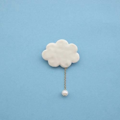 po-to-bo Cloud brooch