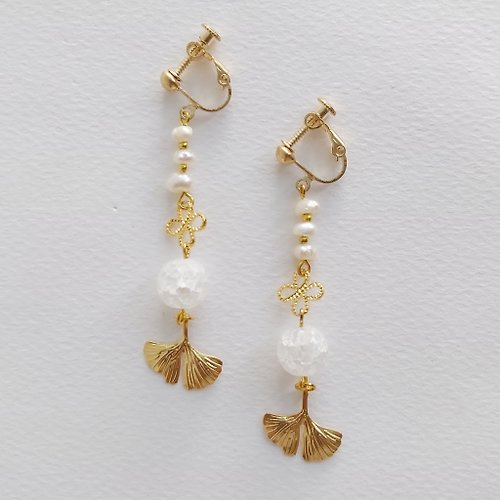Aiyana Aiyana 天然淡水珍珠 黃銅銀杏 復古系列 耳環 - 耳針/耳夾