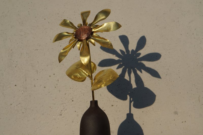 手工黃銅向日葵藝術插花花束飾品可客製 - 擺飾/家飾品 - 銅/黃銅 