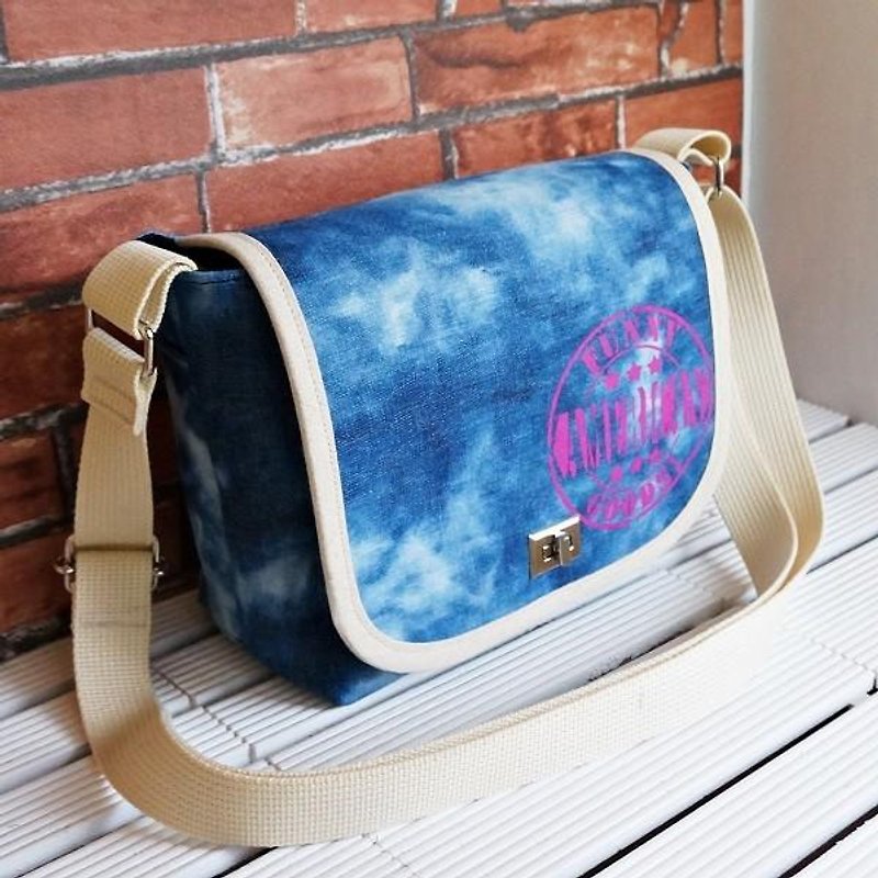 Clear blue sky and clouds ★ denim SLR camera bag Lsize ★ pink - Messenger Bags & Sling Bags - Cotton & Hemp Blue