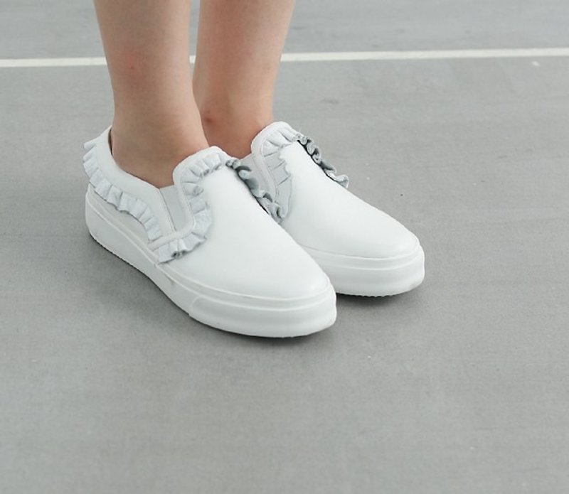 Clear display】 【lotus leaf trim full leather casual shoes white - Women's Casual Shoes - Genuine Leather White
