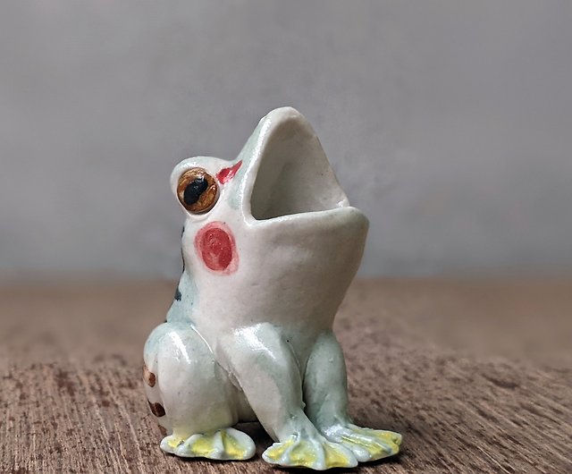 口を開けたカエルの陶器人形 - ショップ Hutaomu clay 置物 - Pinkoi