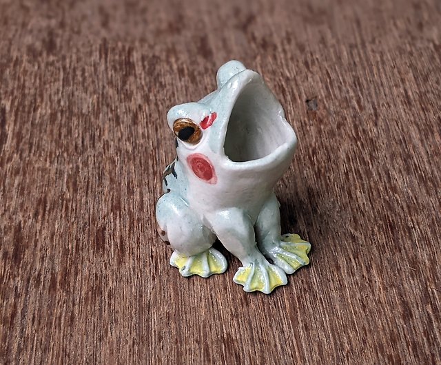 口を開けたカエルの陶器人形 - ショップ Hutaomu clay 置物 - Pinkoi