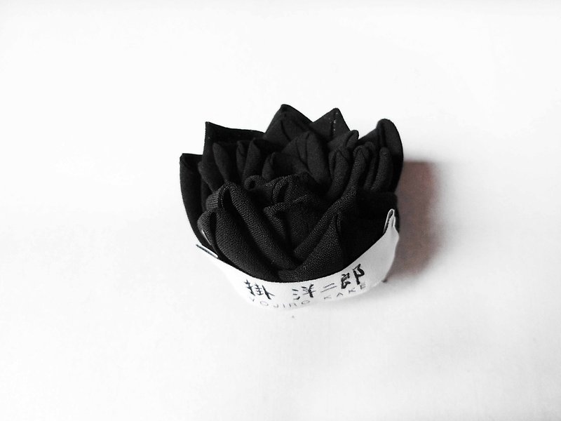 Silk origami flower hairpin / brooch handmade in Japan