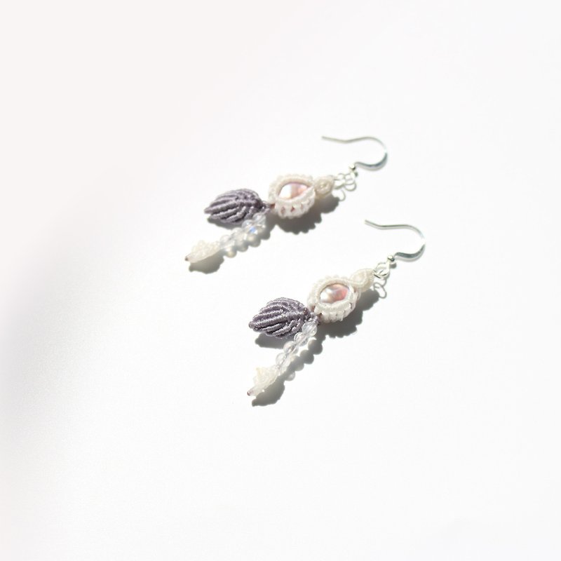 Natural stone pearl x moonstone natural leaf Wax wire earrings - Earrings & Clip-ons - Pearl Purple