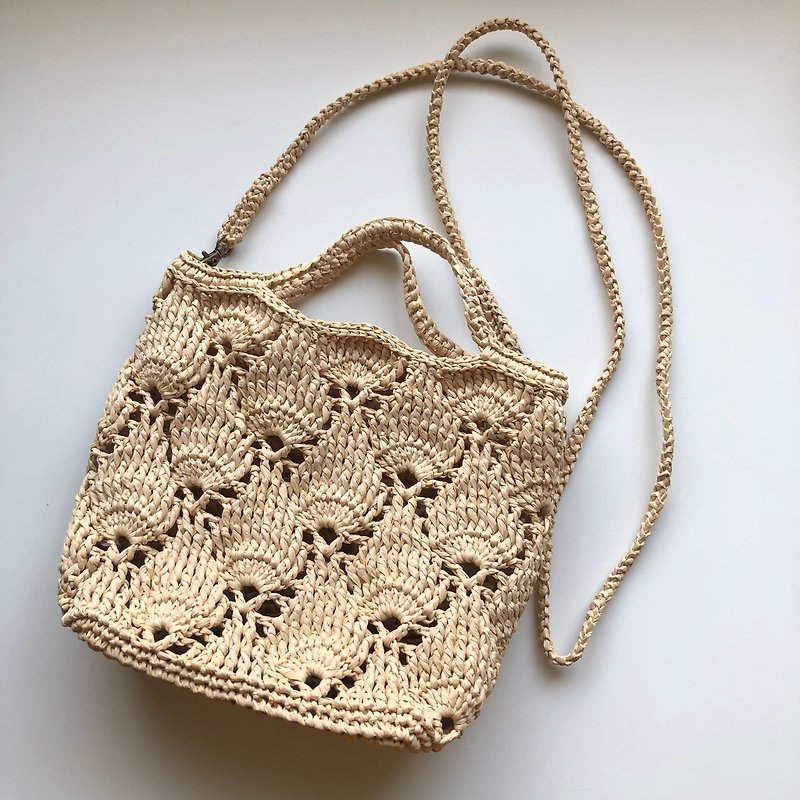 Fika hand-woven three-dimensional leaf woven pattern small shoulder bag / mobile phone wallet can be installed on sale