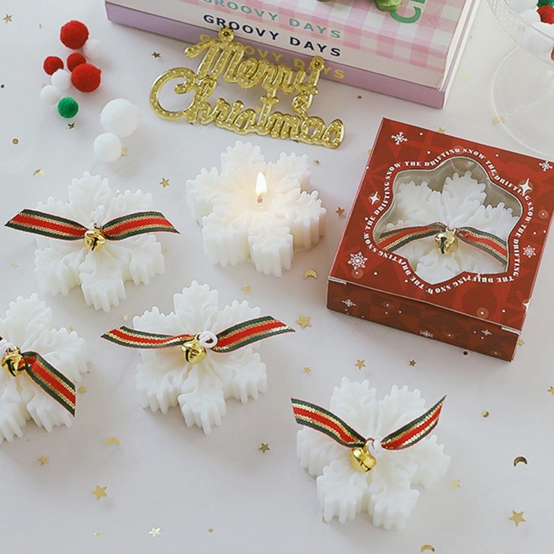 Christmas white snowflake scented candle - เทียน/เชิงเทียน - ขี้ผึ้ง 