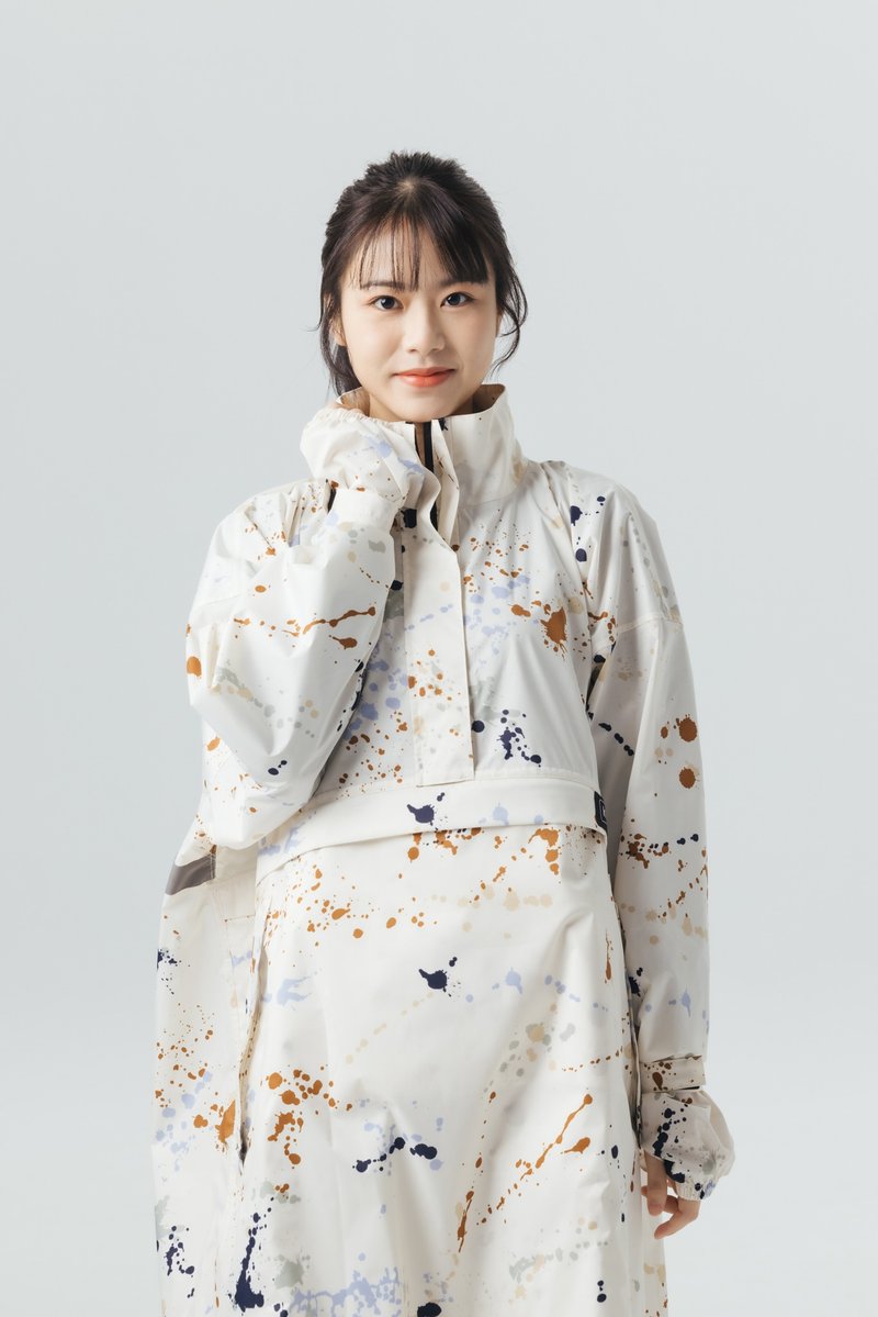 KiU 空氣感5秒快穿套頭式雨衣 - 渲彩雲白 - 渲白一般尺寸 - 雨傘/雨衣 - 聚酯纖維 白色