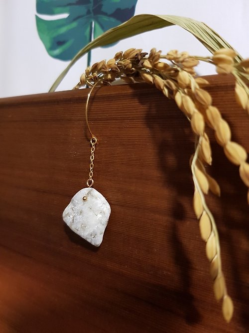 米石里 石穗-春分 簡約細鍊單邊白色大理石耳環 日本配件手作飾品