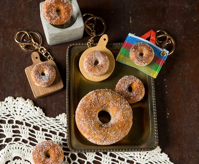 Realistic wool felt small donut bread (magnet/pin/key ring