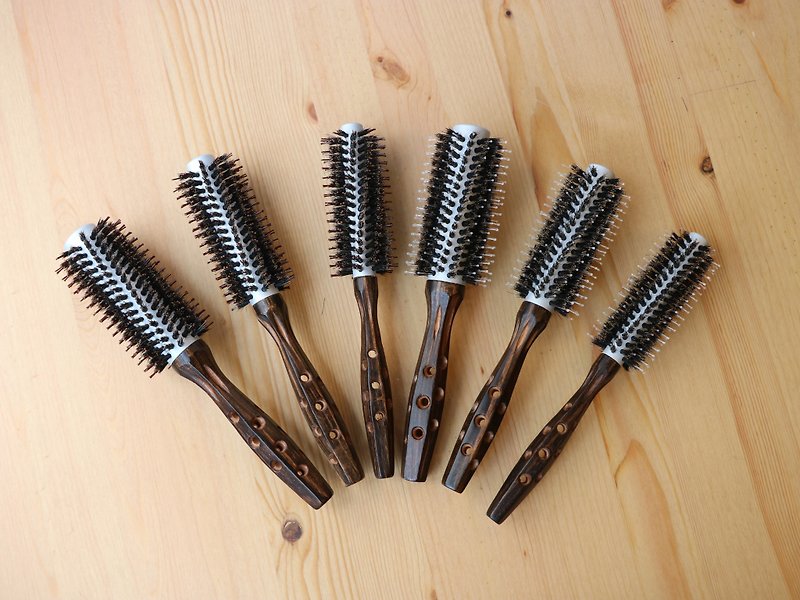 Heat-conducting aluminum tube shaped bristle round comb - Makeup Brushes - Wood Brown
