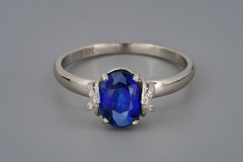 14 kt gold ring with sapphire and diamonds - 戒指 - 貴金屬 金色