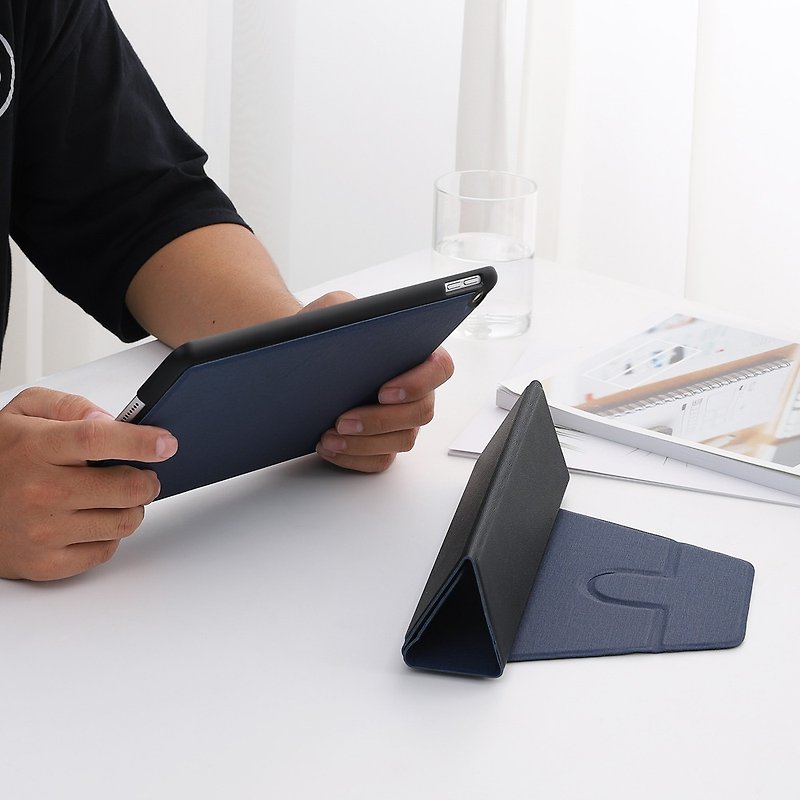 VOYAGE iPad (9th Generation) Magnetic Hard Shell Case and Pen Case - เคสแท็บเล็ต - วัสดุอื่นๆ หลากหลายสี