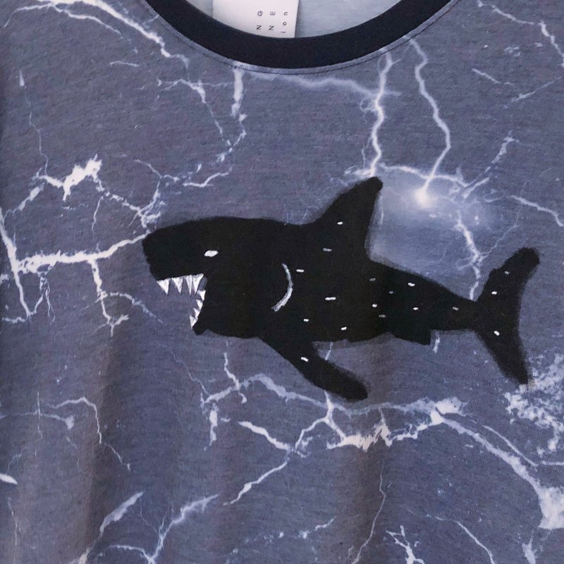 Naughty Shark / Top T-shirt - เสื้อยืดผู้หญิง - เส้นใยสังเคราะห์ สีน้ำเงิน