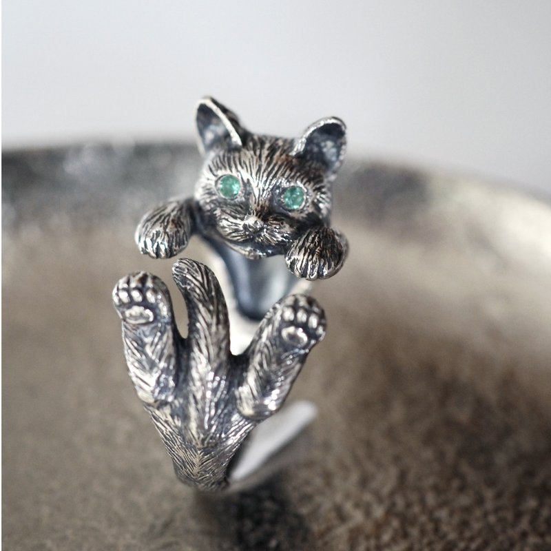 指に巻きつく猫リング ラテュ エメラルドの瞳 - 戒指 - 純銀 銀色