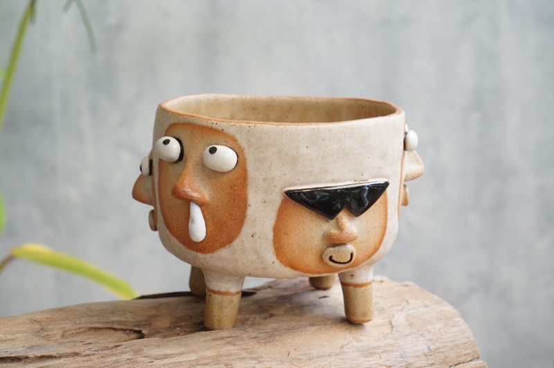 Funny Succulent planter set with faces. - 花瓶/花器 - 陶 卡其色