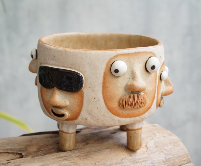 作家さんの手作り　陶器製のユニークなポット 作家さんの手作り 陶器製のユニークなポット