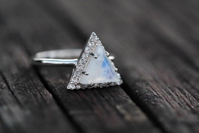 神聖三角。陸參。月光石戒指戒圍 6∣禮物 母親節 畢業 - 戒指 - 寶石 透明