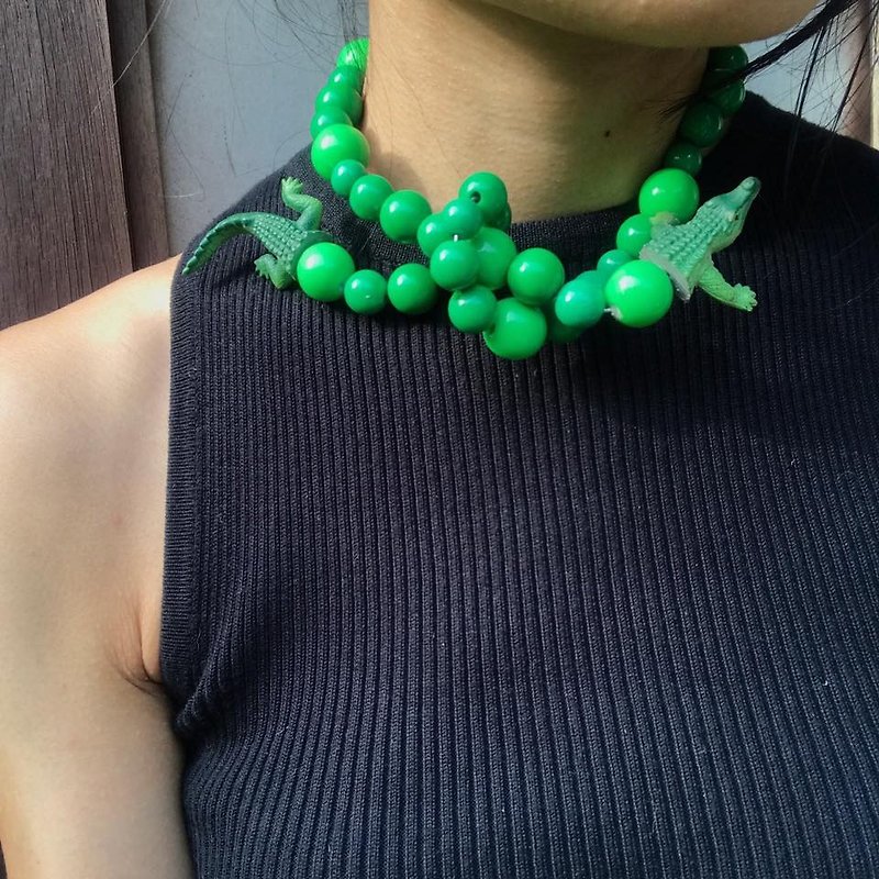 【Lost and find】 Crocodile neck and hand-neck belt with freely twisted body - Necklaces - Plastic Green